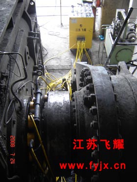 水泥廠減速機(jī)與輥壓機(jī)同步分離現(xiàn)場(chǎng)圖